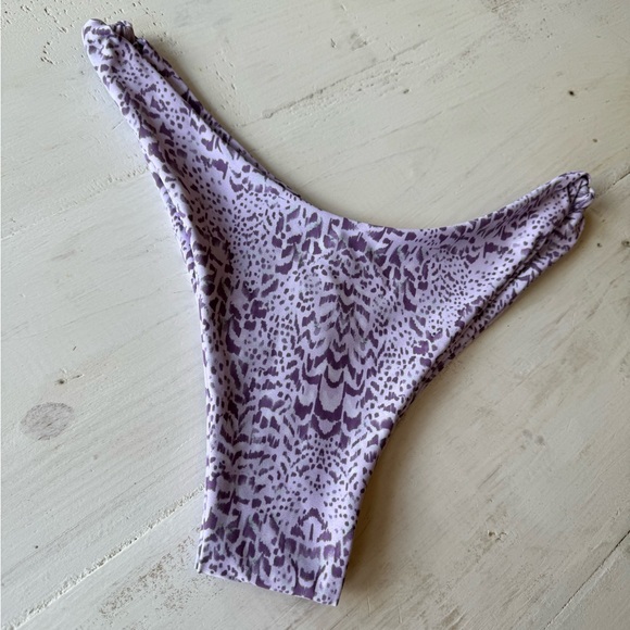 Skatie Swim ‘Suzanne’ Bikini Bottom Charleston Print Large - Picture 2 of 6